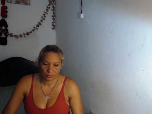 le modèle GeicerTito est en webcam porno dans un show sur le site bongacams, il possède les tags suivants: Latino/Hispanic,Blonde,Shaved
