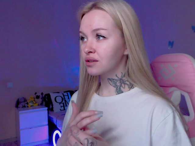 NaughtyMable live cam