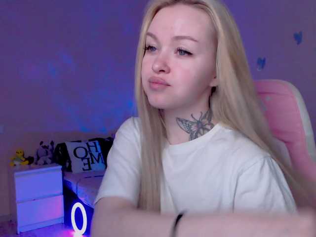 NaughtyMable live cam