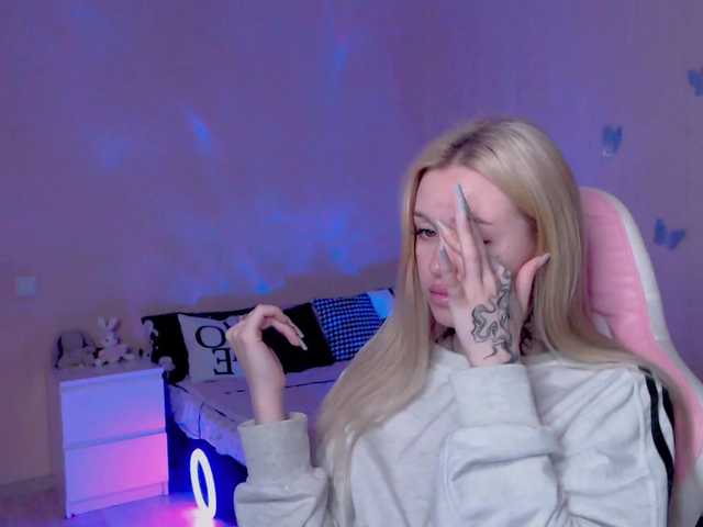 NaughtyMable live cam