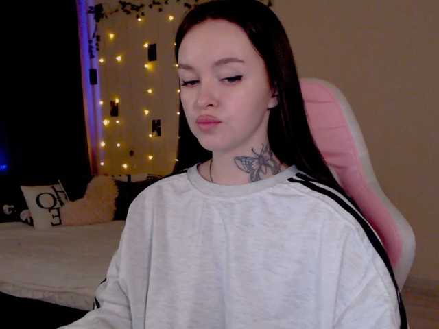 NaughtyMable live cam preview