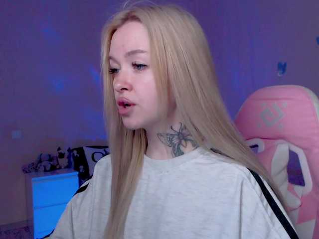 NaughtyMable live cam