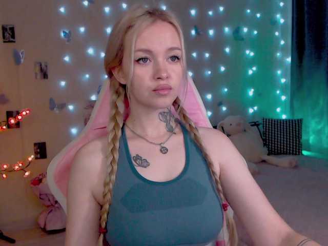 NaughtyMable live cam
