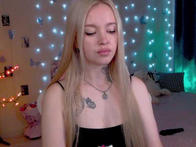 NaughtyMable live webcam show