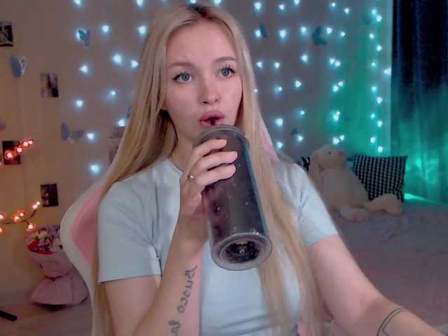 NaughtyMable live webcam show