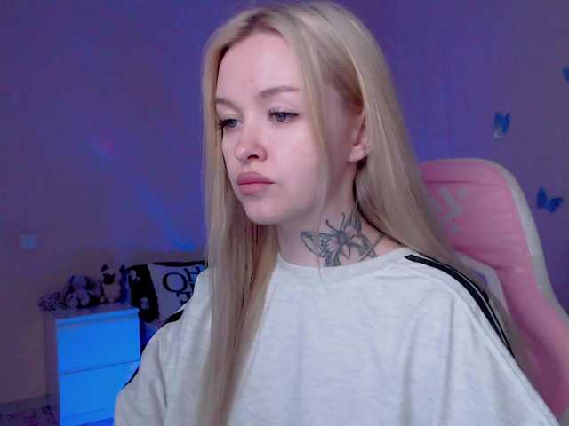 NaughtyMable live cam