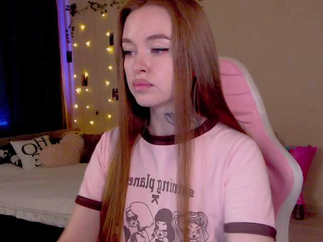 NaughtyMable live cam preview