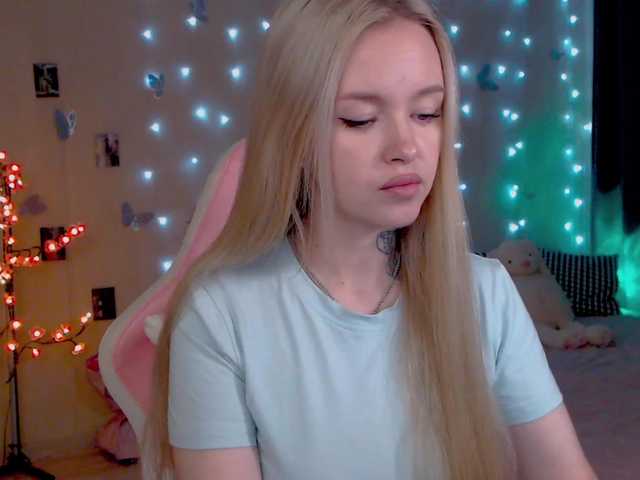 NaughtyMable live cam