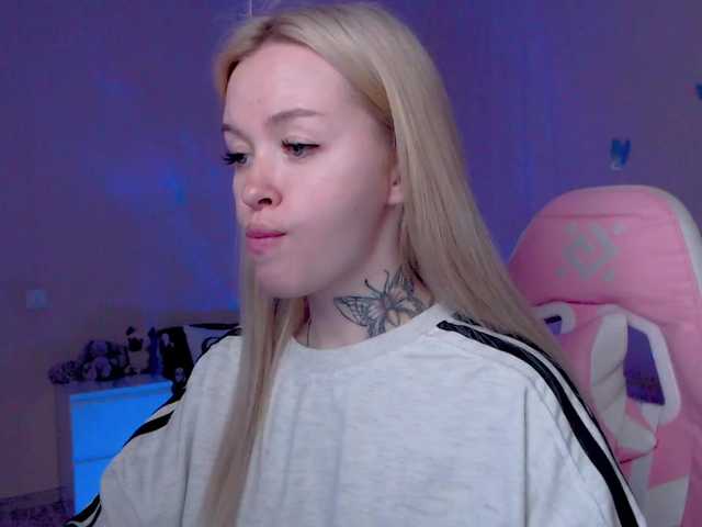 NaughtyMable Nude Live Sex Shows