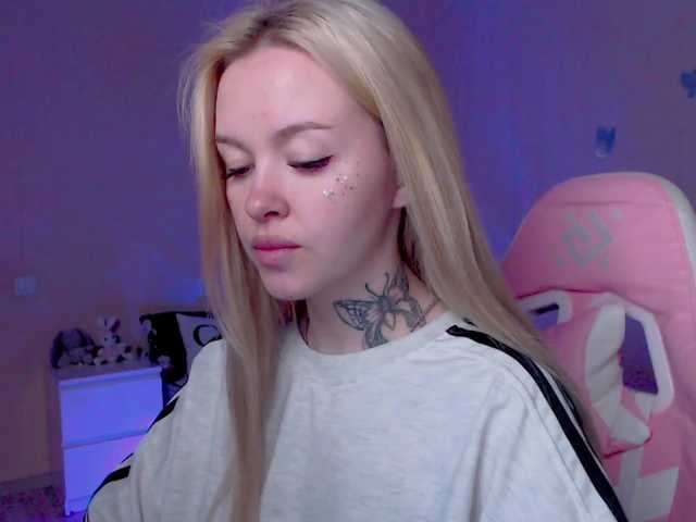 NaughtyMable live cam