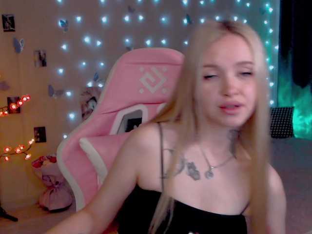 NaughtyMable live webcam show