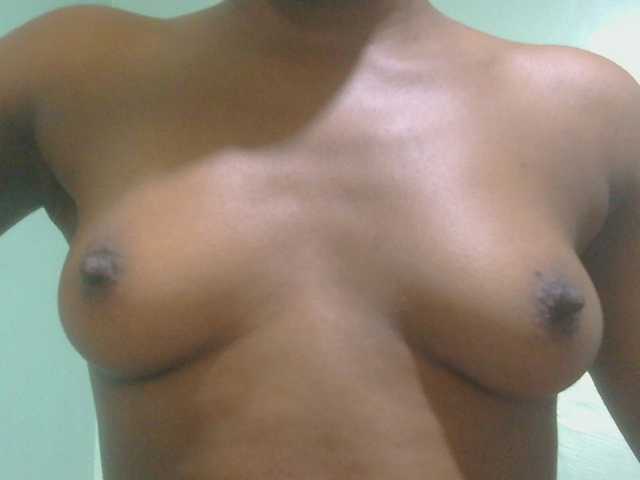 sexxynila live cam on BongaCams