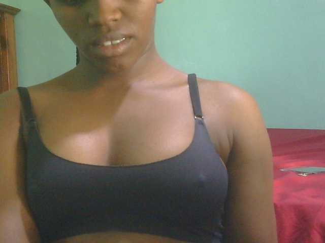 sexxynila — live female cam
