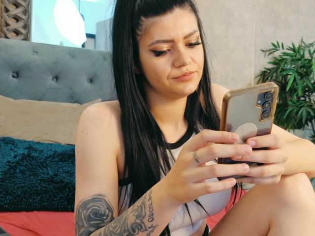 EmaCarter live cam on BongaCams