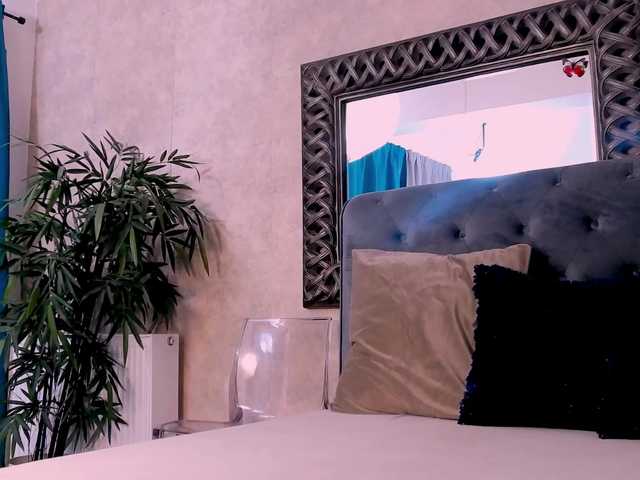 EmaCarter live cam on BongaCams