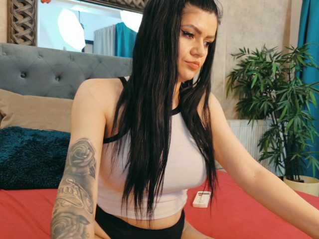 EmaCarter live cam on BongaCams
