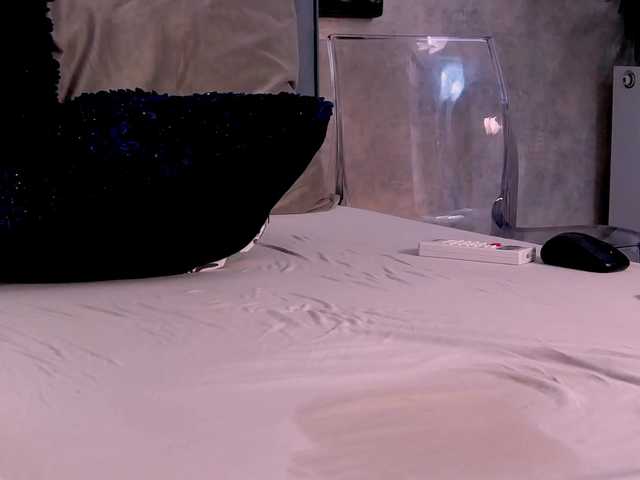 EmaCarter live cam on BongaCams