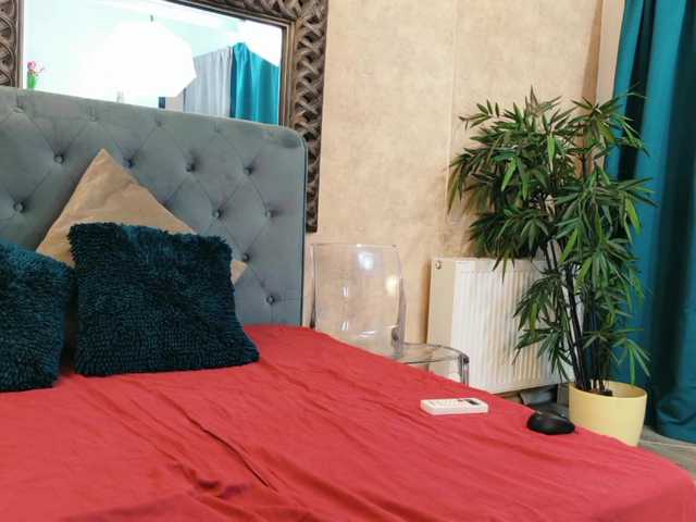 EmaCarter live cam on BongaCams
