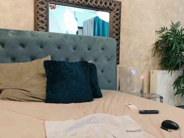 EmaCarter webcam
