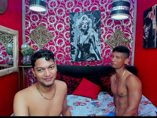 COUPLEBOYSBLACK live webcam show