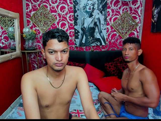 COUPLEBOYSBLACK live webcam show