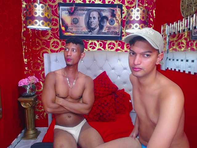 COUPLEBOYSBLACK live webcam show