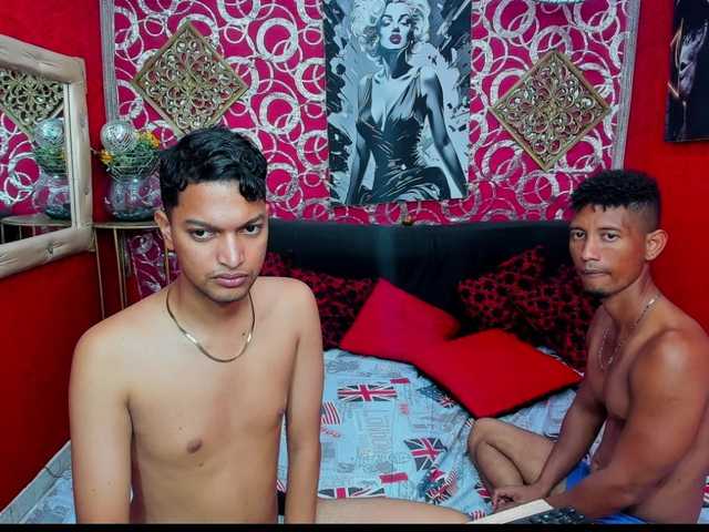 COUPLEBOYSBLACK live webcam show