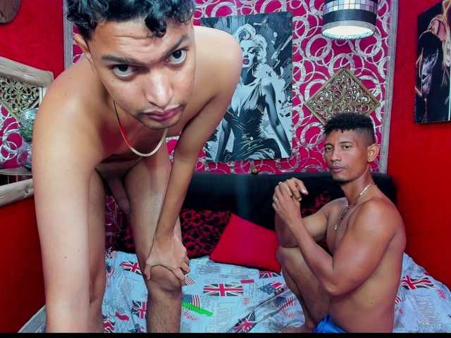 COUPLEBOYSBLACK live webcam show