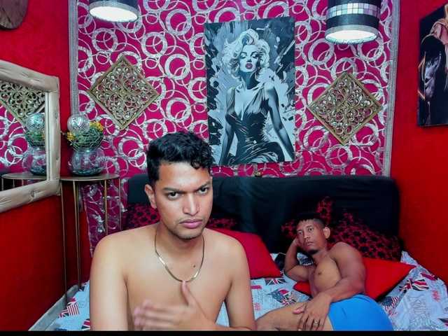 COUPLEBOYSBLACK live webcam show