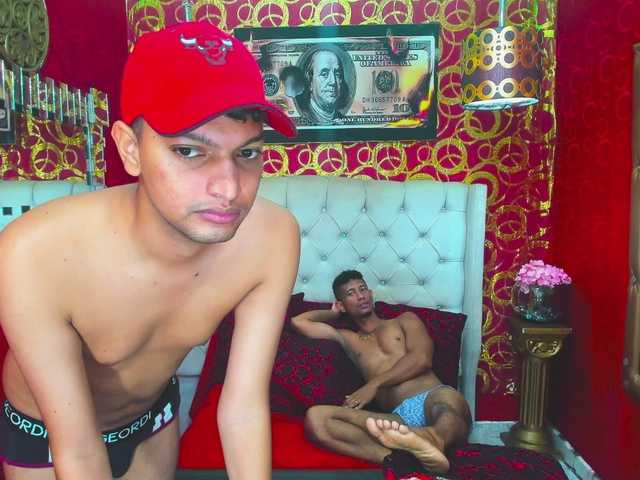 COUPLEBOYSBLACK live webcam show