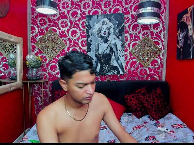 COUPLEBOYSBLACK live webcam show