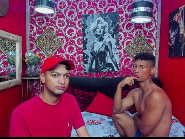 COUPLEBOYSBLACK live webcam show
