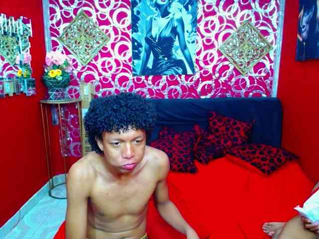 HARRISONDANUILED Live Webcam on BongaCams