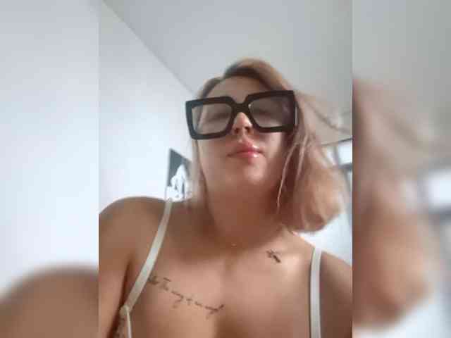Модель: Twixxsex