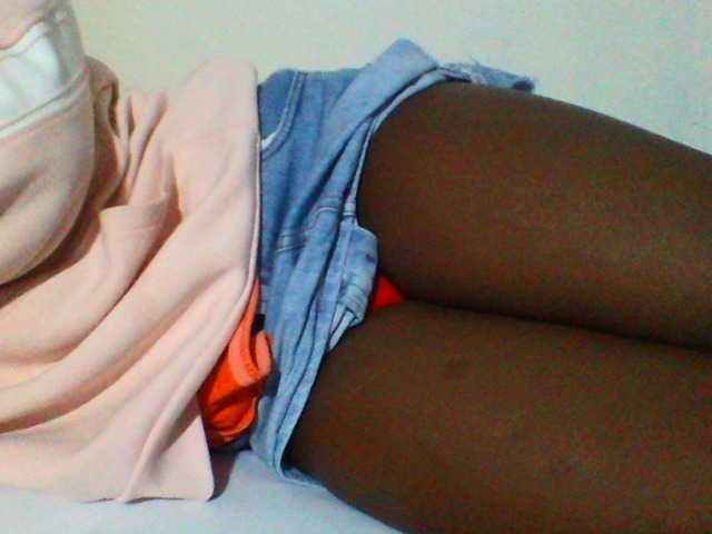 Sexyyves live cam on BongaCams