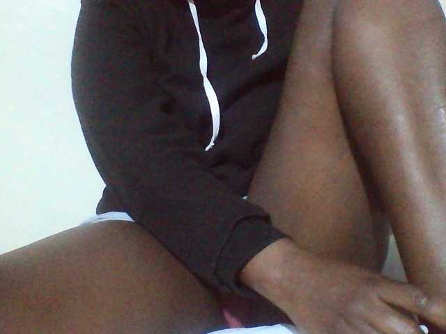 Sexyyves live cam on BongaCams