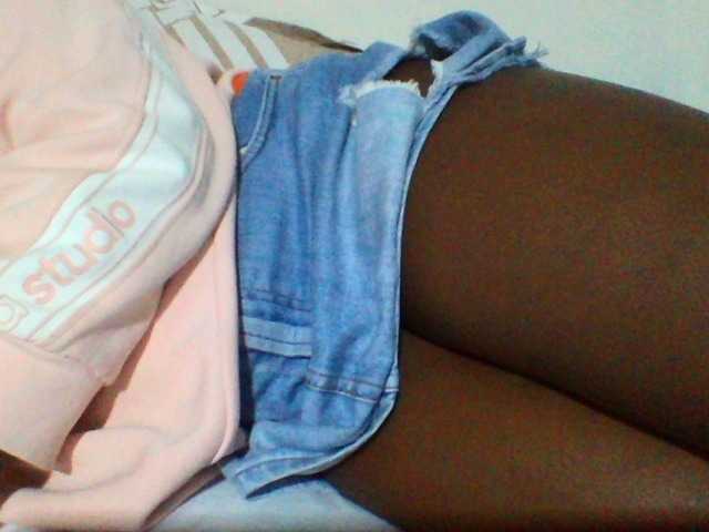Sexyyves live cam on BongaCams