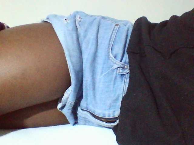 Sexyyves live cam on BongaCams