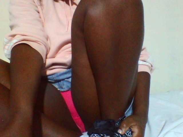 Sexyyves live cam on BongaCams