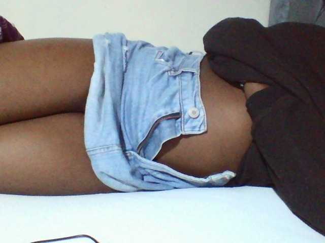 Sexyyves live cam on BongaCams