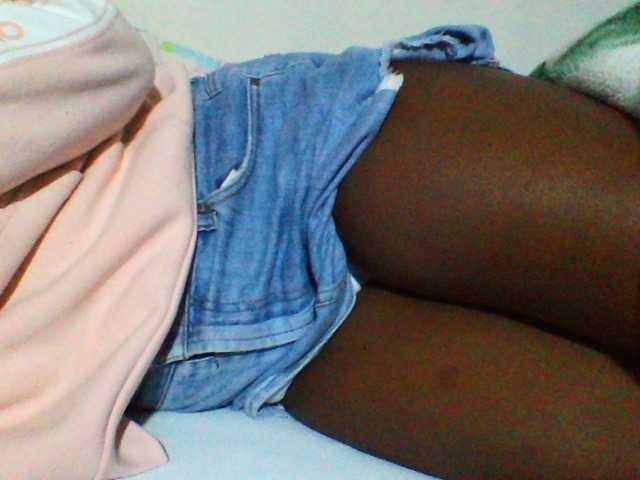 Sexyyves live cam on BongaCams