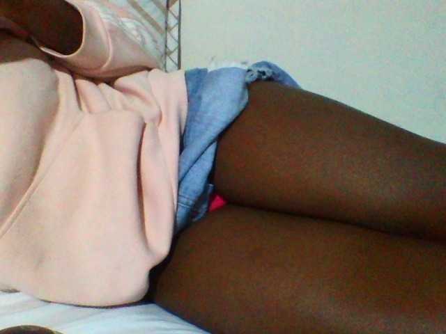 Sexyyves live cam on BongaCams