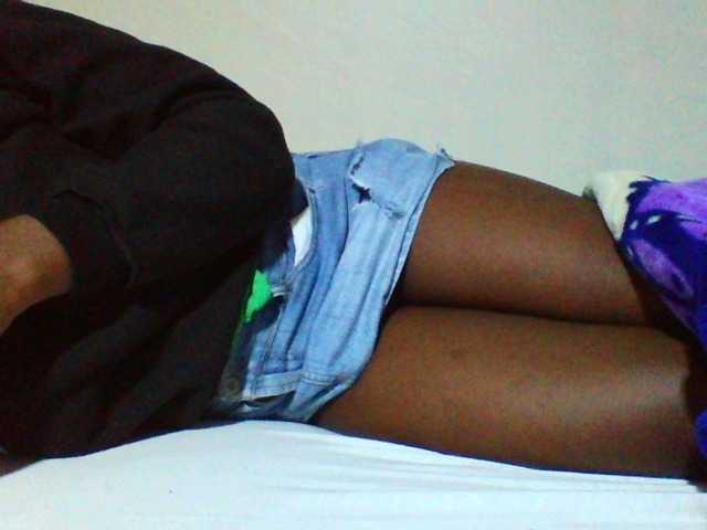 Sexyyves live cam on BongaCams