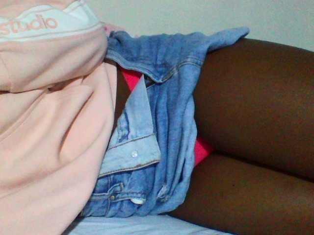 Sexyyves live cam on BongaCams