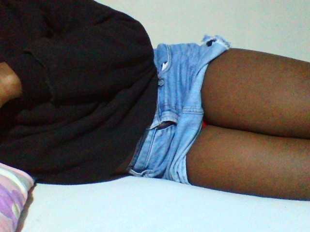 Sexyyves live cam on BongaCams