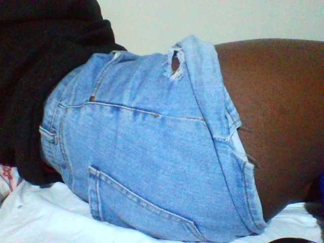Sexyyves live cam on BongaCams