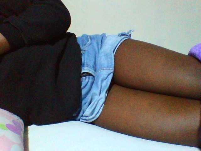 Sexyyves live cam on BongaCams