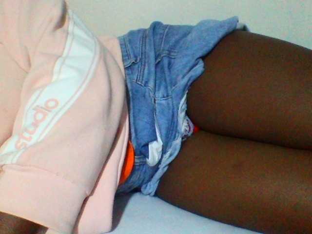 Sexyyves live cam on BongaCams