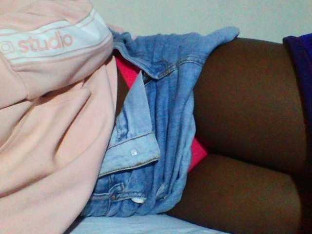Sexyyves live cam on BongaCams
