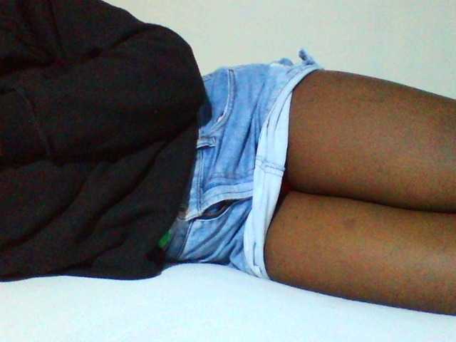 Sexyyves live cam on BongaCams